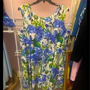Fun fitted flower summer dress